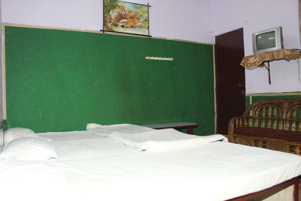 Hotel Raj Agra Kültér fotó