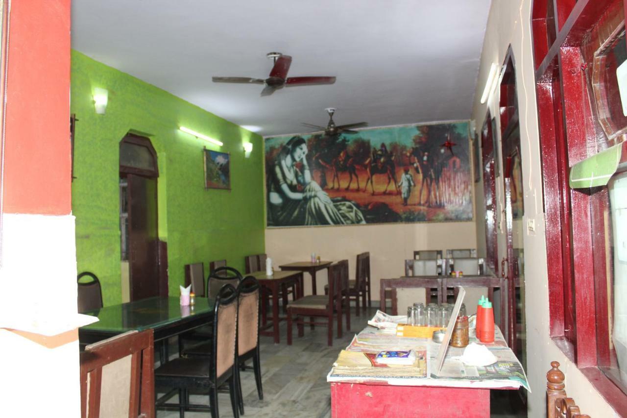 Hotel Raj Agra Kültér fotó